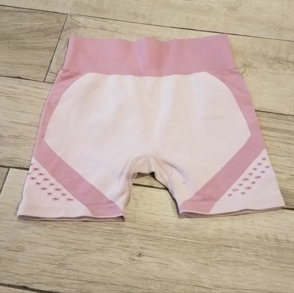 🍁Shein pink seamless shorts🪅
